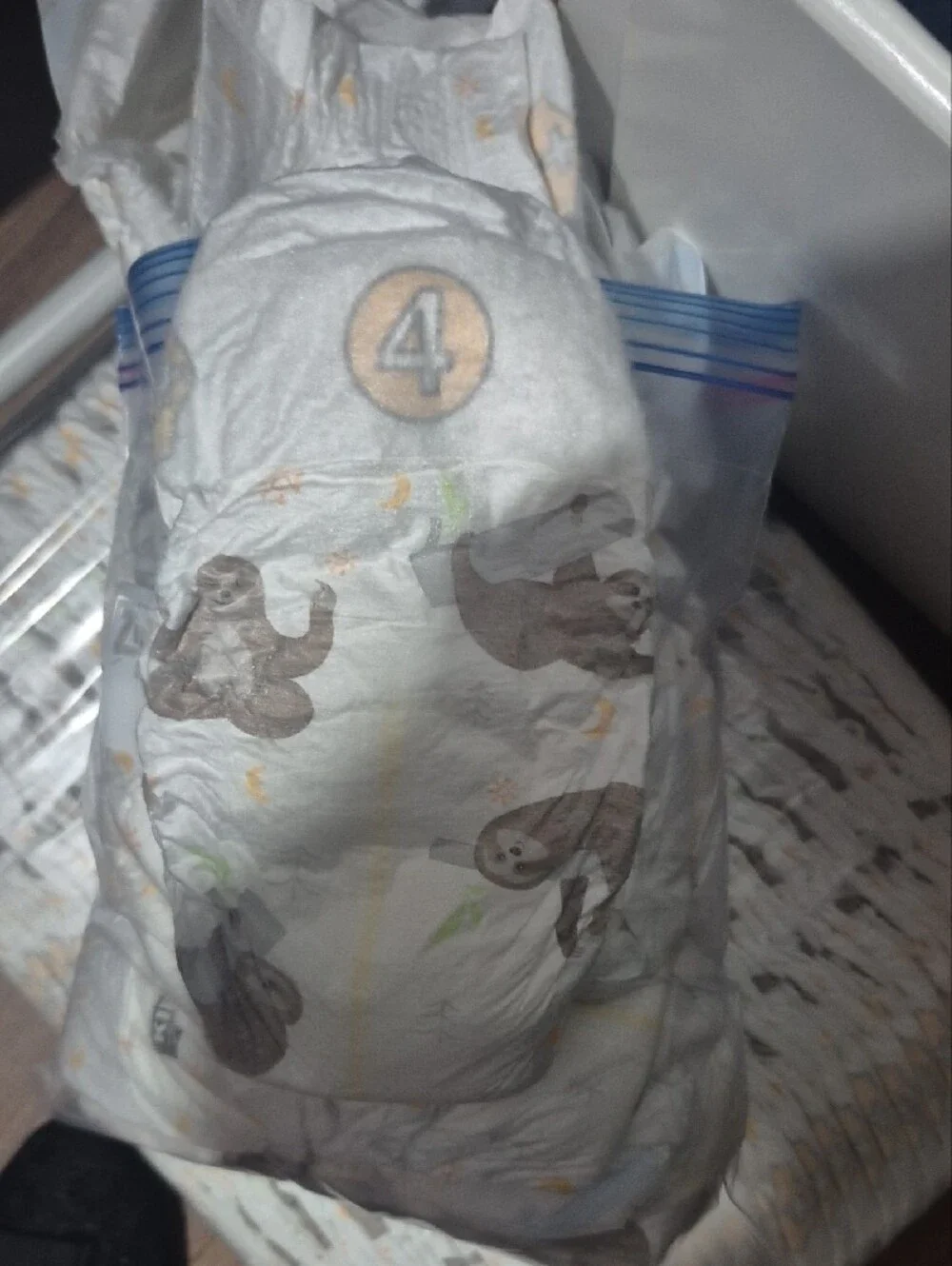 83 Kirkland Signature White Baby Diapers with Sloth Print Size 4